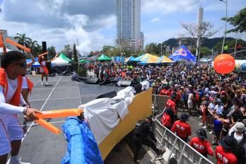 Miles de panameños se dieron cita en el Festival Carnavalístico Volumen Caribe, 2026 que se darrolló en la Cinta Costera .