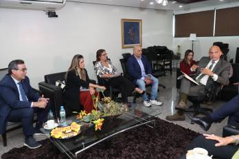 El diputado Ernesto Cedeño sostuvo una reunión con los gremios periodísticos.