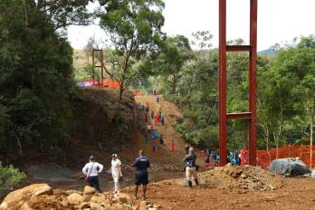 El Gobierno insiste en que la urgencia social justifica el esquema de contratación y los costos.