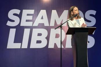Aunque valoró el anuncio de elecciones, Machado advirtió que la transición democrática debe ser pacífica, organizada y contar con la participación ciudadana.