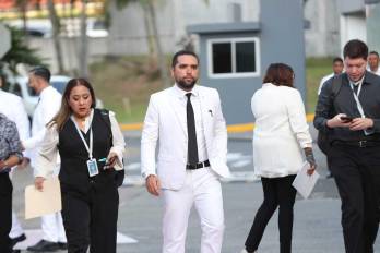 Añadió que la única forma de lograr esos cambios es enfrentando las prácticas tradicionales dentro del Parlamento.