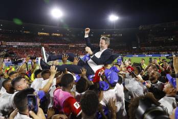 Thomas Christiansen, quien dirige desde agosto de 2020 a la selección de Panamá, se convierte en el técnico en llevar al equipo a un segundo Mundial de la FIFA.