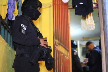 Agentes realizaron este jueves 26 de junio de 2025 allanamientos en el corregimiento de Curundú.