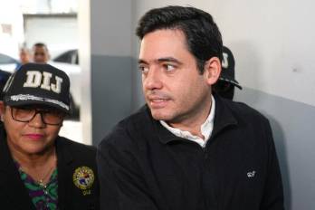 Según el equipo legal, se desistió “porque se impidió ejercer en debida forma el derecho de defensa al limitar el tiempo a únicamente 10 minutos de exposición”.