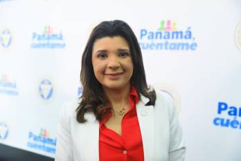 La titular explicó que la estrategia del Gobierno busca cerrar la brecha entre quienes buscan empleo y las necesidades reales de las empresas.