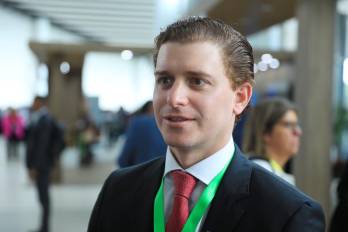 Ricardo Machado, hijo de la dirigente venezolana María Corina Machado, asistió al Foro Económico Internacional América Latina y el Caribe 2026 (CAF 2026) celebrado en Ciudad de Panamá.