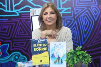 Durante la feria, Peláez también presenta ‘Mateo, Kantú y yo’, una obra más personal en la que aborda temas como el amor, la pérdida y el crecimiento personal.