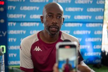 El entrenador tico, Paulo Wanchope.