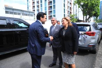 El diplomático reiteró que la política de visas de Estados Unidos se rige por criterios de seguridad nacional y no por afinidades políticas.