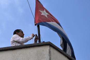 El embajador de Panamá en Cuba logró reunirse con los diez panameños detenidos en la isla.