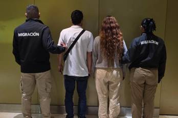 Los pasajeros llegaron desde Florianópolis y manifestaron ante Migración que su propósito era trabajar para una organización dedicada al esquema de préstamos y cobros conocido como “gota a gota”.