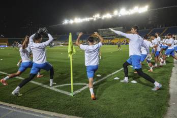 Los jugadores del Real Madrid se ejercitan previo al partido de la UEFA Champions League.
