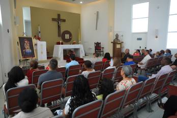 La misa por la salud de Ricardo Martinelli se celebró en la capilla San Juan Pablo II de Albrook.