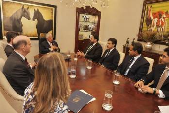 Por parte de Panamá participaron el ministro de Economía y Finanzas, Felipe Chapman; el vicecanciller Carlos Hoyos y Kristelle Getzler, secretaria de Asuntos Económicos y Competitividad del Ministerio de la Presidencia.