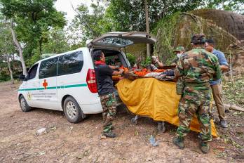El primer ministro interino de Tailandia, Phumtham Wechayachai, advirtió el 25 de julio que los enfrentamientos transfronterizos con Camboya, que han obligado a más de 130.000 personas a desplazarse, “podrían degenerar en una guerra”, mientras ambos países intercambiaban ataques mortales por segundo día consecutivo.