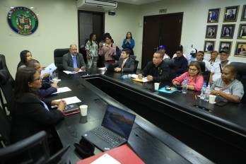Ábrego planteó que ellos tampoco tienen ningún problema en revisar la norma.