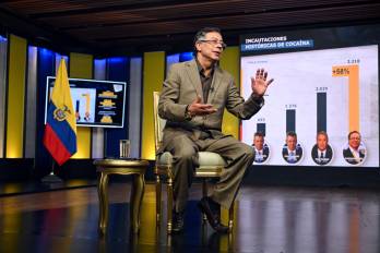 Las investigaciones contra Gustavo Petro se relacionan con presuntas intervenciones en el proceso electoral a través de redes sociales.