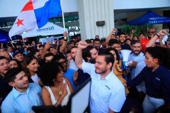 VAMOS entregó al Tribunal Electoral más de 70,000 declaraciones de voluntad para avanzar en la formación de un partido político.