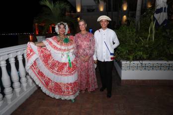 En el encuentro celebrado en el Sofitel Legend Casco Viejo —antiguo Club Unión— su alteza real conversó con representantes de organizaciones dedicadas a la protección ambiental-