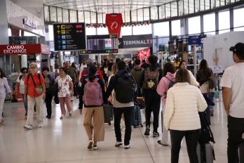 El segmento logístico no se quedó atrás: el movimiento de carga aérea alcanzó las 128,412 toneladas métricas en el semestre, anotando un crecimiento del 9 % respecto al año anterior.