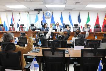 La juramentación de Cortizo y Carrizo como diputados del Parlacen vuelve al debate