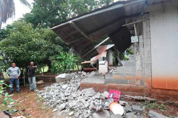 Casa afectada por el terremoto.