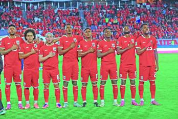 Jugadores de la selección de Panamá durante el partido ante Surinam.