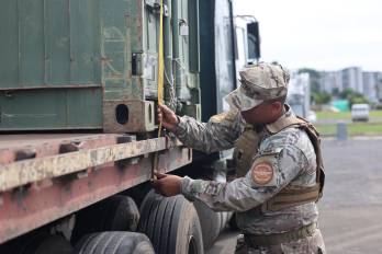 El programa, que incluye helicópteros y capacitación en supervivencia en selva, busca reforzar las capacidades operativas ante amenazas nacionales y transnacionales.