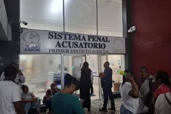 La jueza decretó a las 2:16 p.m. un receso de tres horas para que los abogados tengan acceso a la información.