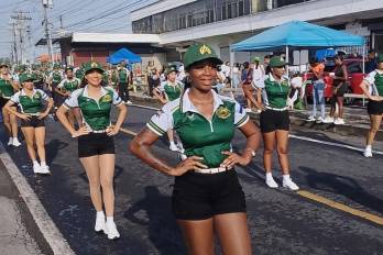 Más de 30 bandas estudiantiles, independientes y delegaciones folclóricas recorrieron la ruta