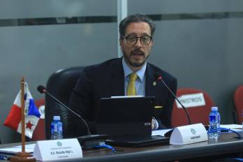 El viceministro de Economía y Finanzas, Fausto Fernández.