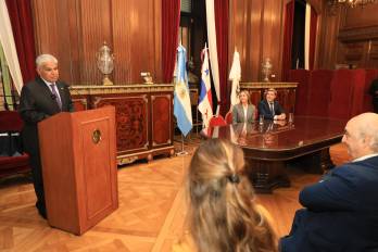 ’Como jefe del Estado panameño, me anima el mejor y más honesto de los deseos de mantener este acercamiento con la República de Argentina’, dijo Mulino.