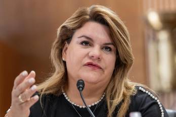 ‘Con esta firma, cumplimos con el compromiso de nuestro programa de Gobierno de priorizar la estadidad’, dijo González.