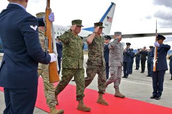 El general Francis L. Donovan visitó Tumaco, la frontera con Ecuador y el Fuerte Militar de Tolemaida durante su recorrido por Colombia.