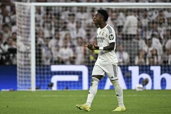 El delantero del Real Madrid, Vinícius Jr. reacciona sobre su sustitución ante el FC Barcelona.