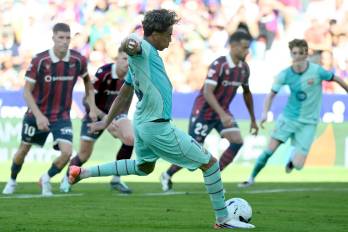 Lamine Yamal fue la figura del Barcelona con un doblete ante el Levante.