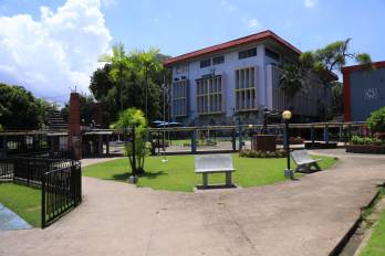 Vista de la sede de la facultad de Comunicación Social del Campus Central de la Universidad de Panamá.