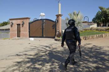 Guzmán fue capturado y trasladado a la Ciudad de México antes de ser trasladado a la prisión de alta seguridad del Altiplano, en el centro de México, de donde “El Chapo” se fugó.