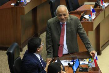 Diputado Luis Eduardo Camacho en la Asamblea Nacional.