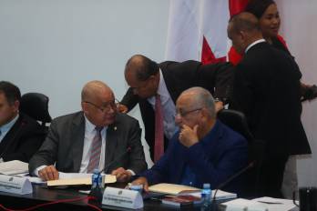 Sesión de la Comisión de Gobierno de la Asamblea Nacional, con los diputados durante la discusión y aprobación del proyecto 699 en primer debate.