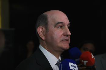 ‘Lo ideal sería que en la revisión de octubre logremos salir de esa lista. Si no lo logramos en octubre, estoy muy confiado de que sería a más tardar en febrero’, vaticinó el ministro