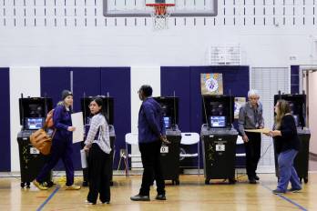 El 4 de noviembre de 2025, los neoyorquinos votaron en un centro de votación ubicado en la Escuela de Artes Frank Sinatra, en el distrito de Queens, Nueva York.