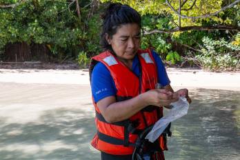 Brígida de Gracia, la única paleontóloga marina gäbe del mundo.