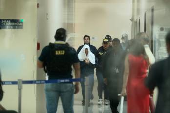 La Fiscalía ordenó la aprehensión provisional de dos vehículos vinculados a Ninoshka Ríos dentro del caso contra Publio De Gracia.