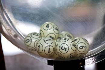 Este sorteo se caracteriza por ofrecer premios a los jugadores que acierten ciertos números, y tiene una gran tradición en el país.