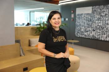 Wanda Pinzón, impulsando el liderazgo femenino en la tecnología.