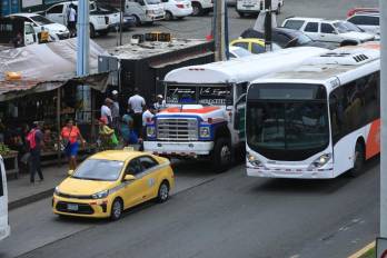 Los sectores de transporte, tanto colectivo como selectivo, están en pie de guerra ante iniciativas legislativas.