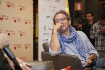 Juan Gabriel Vásquez es Caballero de la Orden de las Artes y las Letras (Francia) y recibió la distinción de la Orden de Isabel la Católica (España).