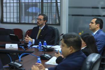 El viceministro del MEF, Fausto Fernández, este jueves, en la Comisión de Presupuesto.