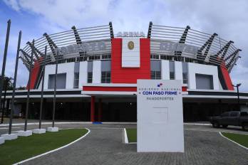 Fachada de la Arena Roberto Durán.